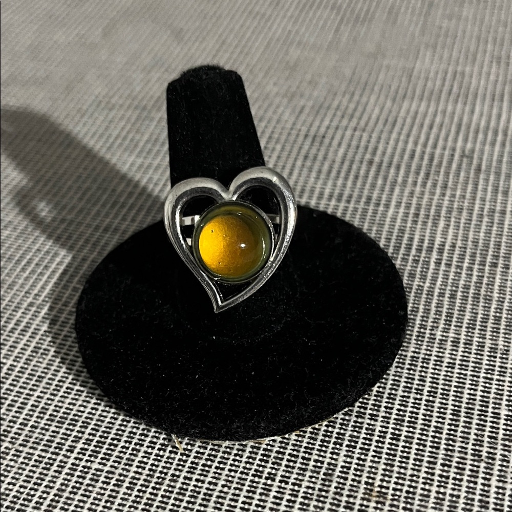Heart mood ring Sz 7 NEW